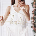 Jurk, bruidsjurk, hanger, kledinghanger, metaal, goud, bruiloft, bride, fotomoment