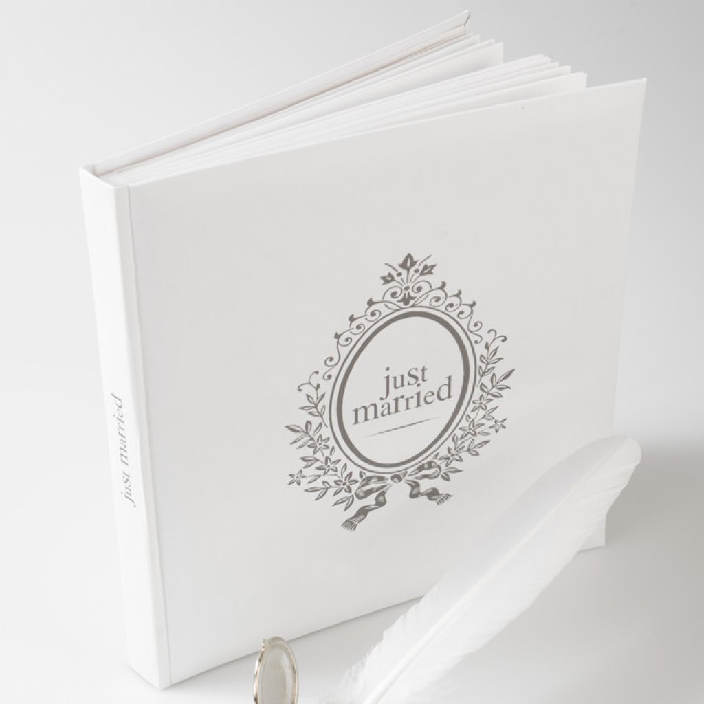 17-0107_just_married_gastenboek_a
