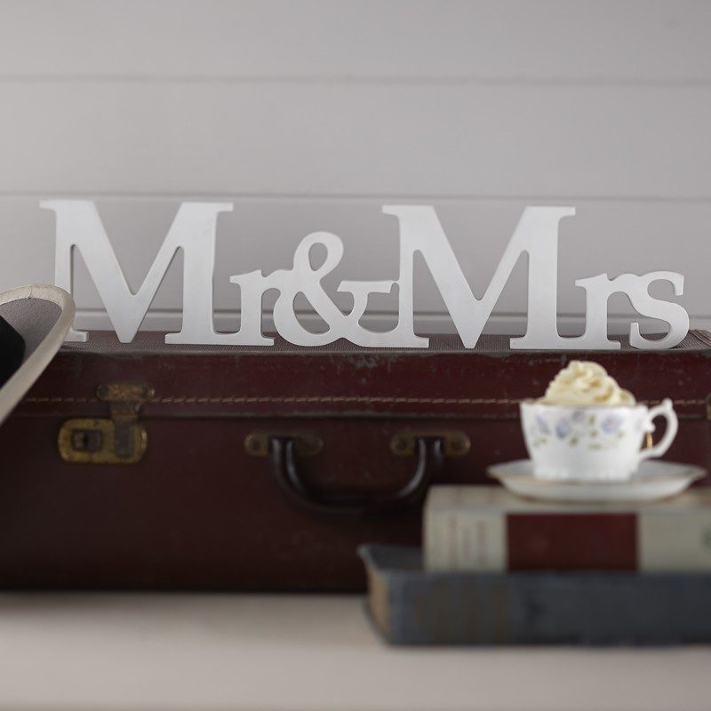 af-638_mr_and_mrs_wooden_signzoom